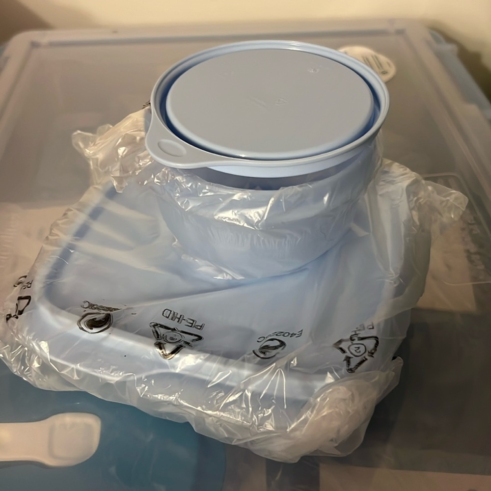 New from Tupperware Perfect lunchbox food storage container